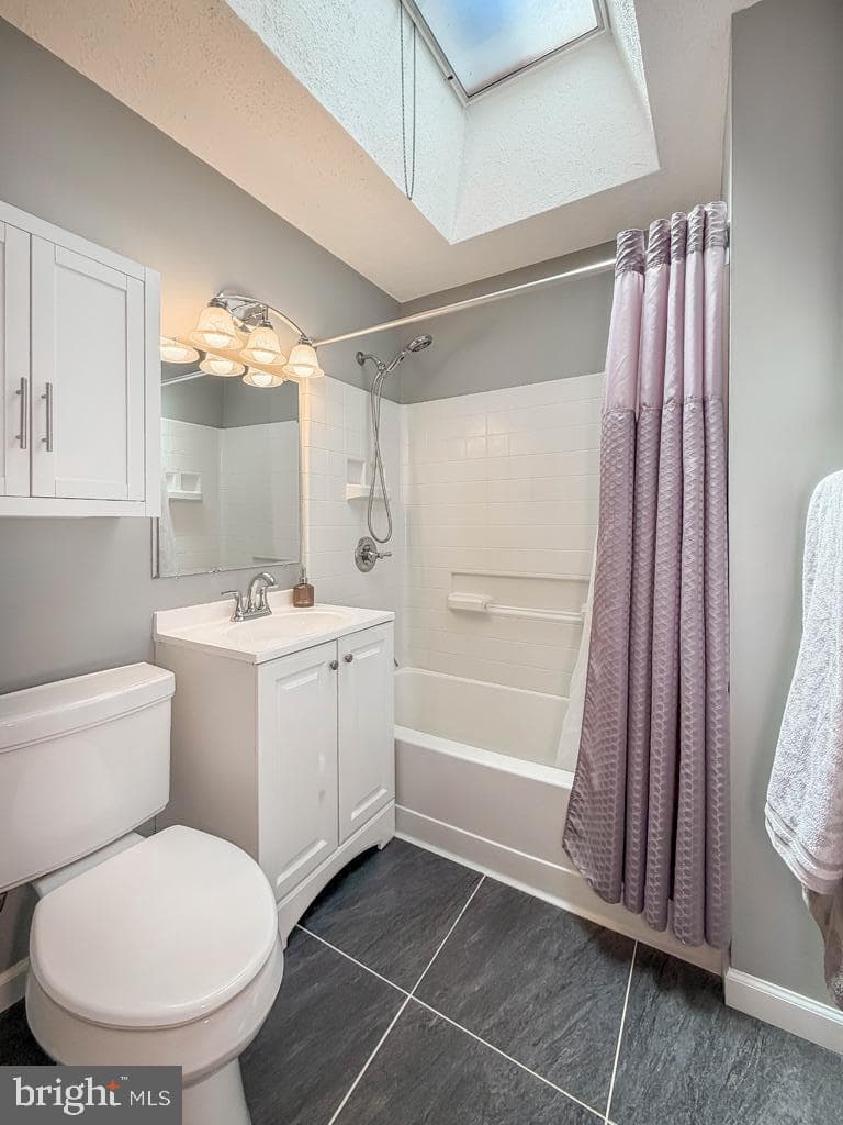 1338 Ascot Place photo 27