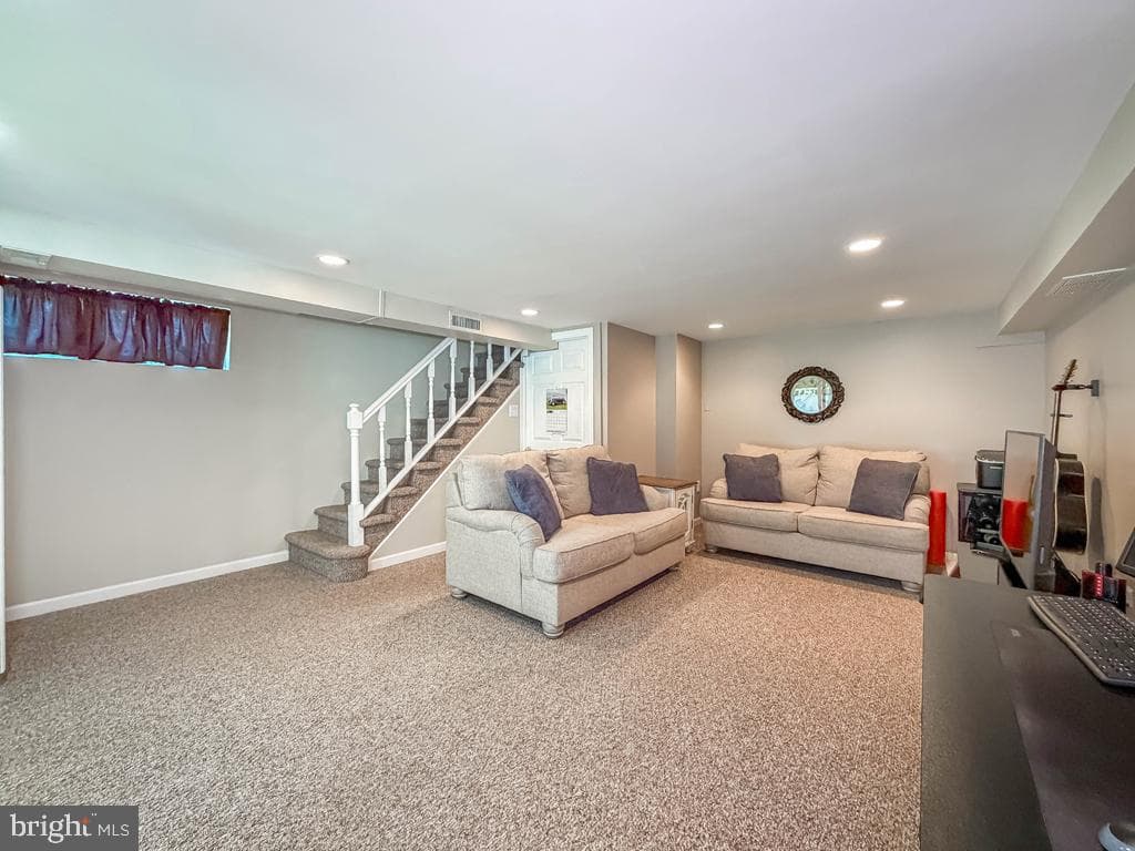 1338 Ascot Place photo 28