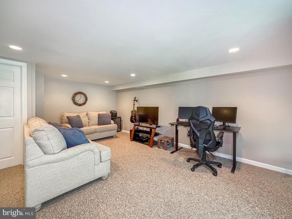 1338 Ascot Place photo 30