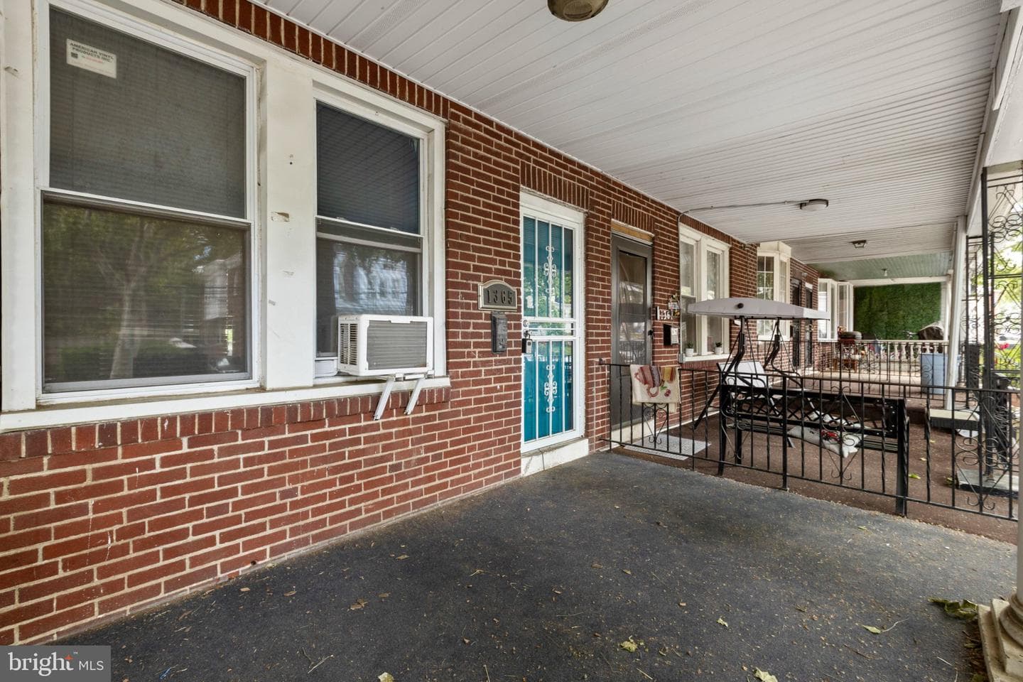 1365 Dyre Street photo 2