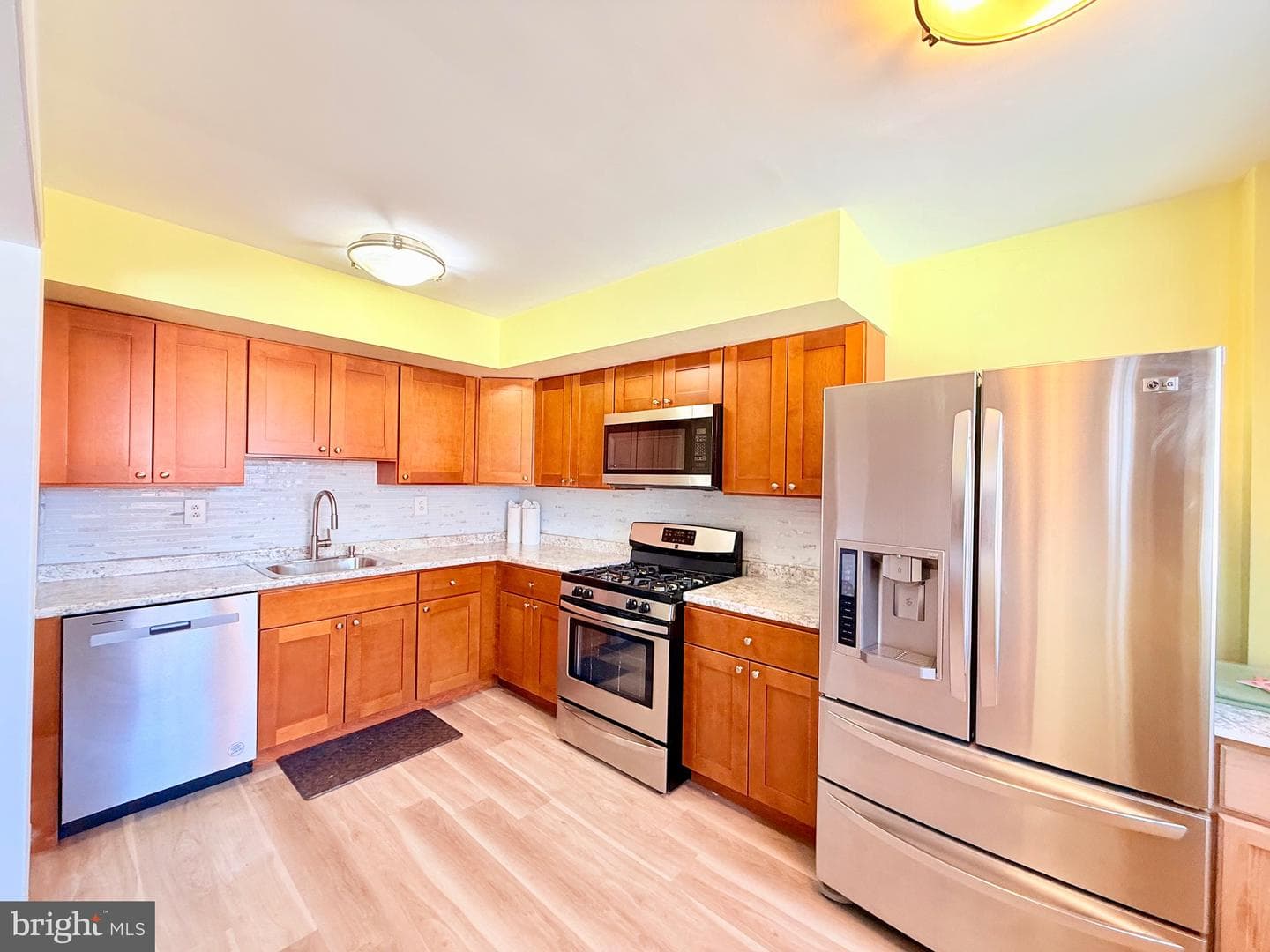 12004 Salina Place photo 12