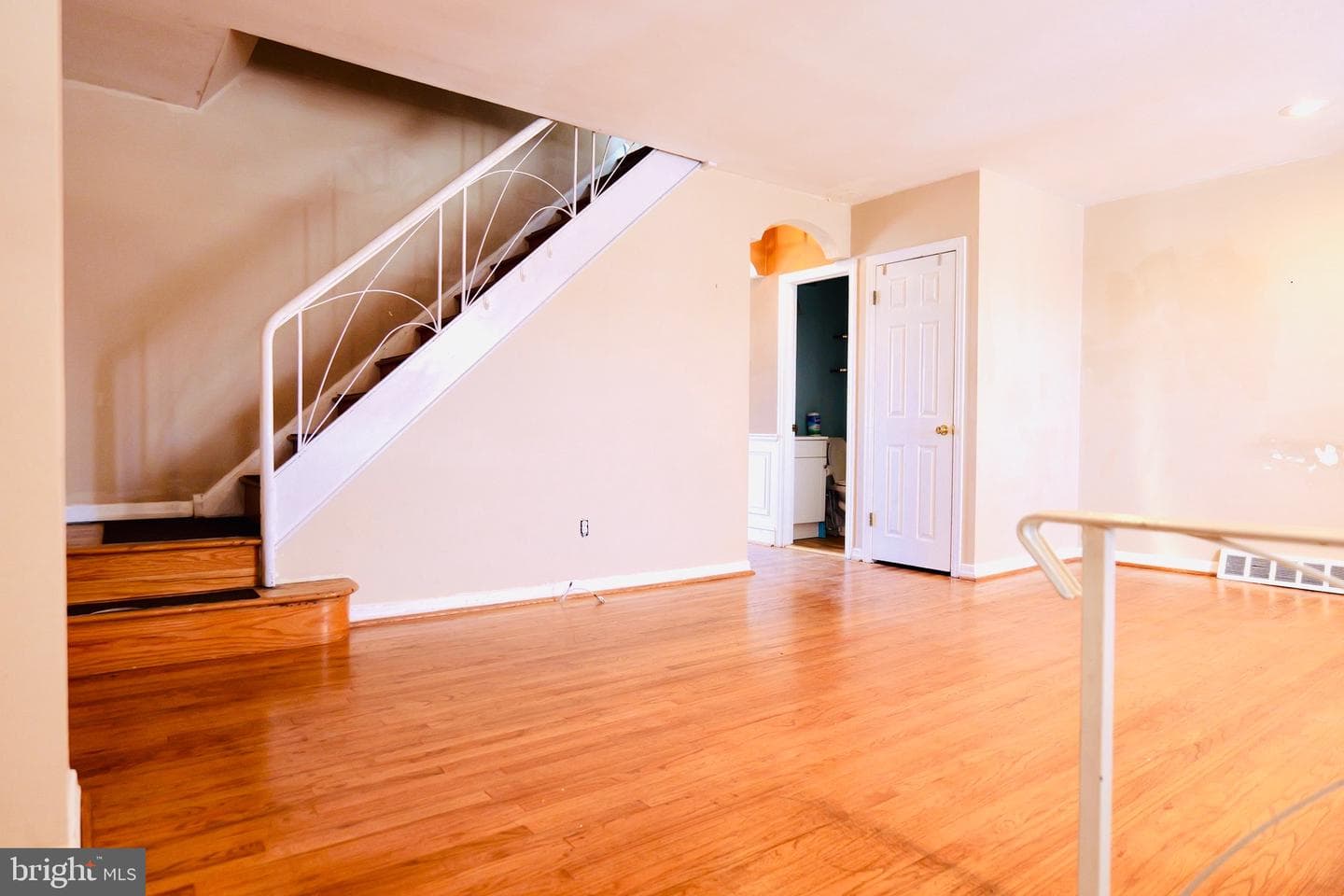 12004 Salina Place photo 2