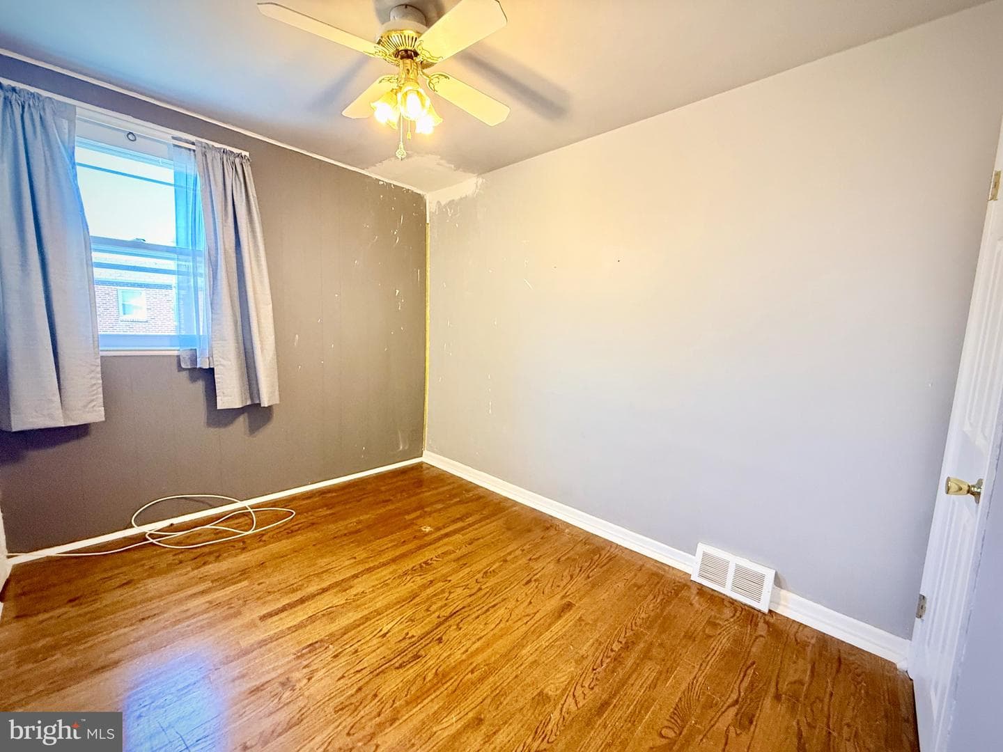 12004 Salina Place photo 25