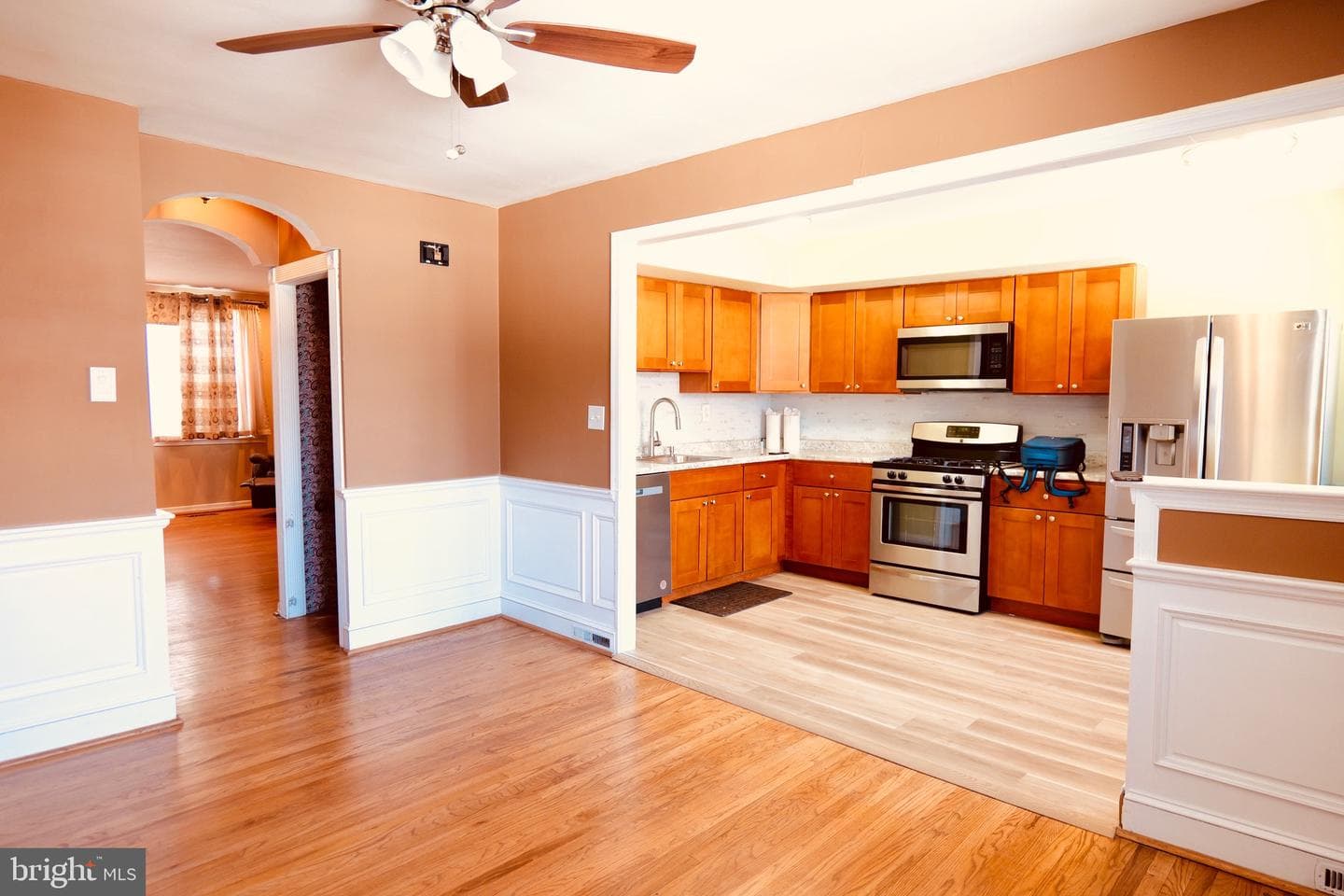 12004 Salina Place photo 8
