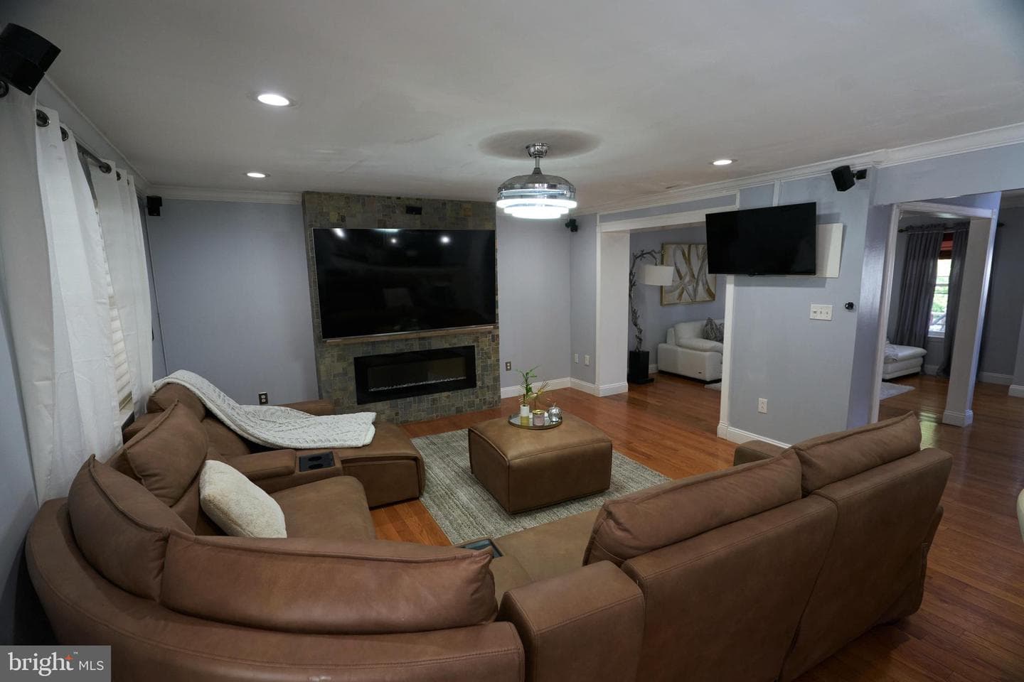 8905 Springview Road photo 16