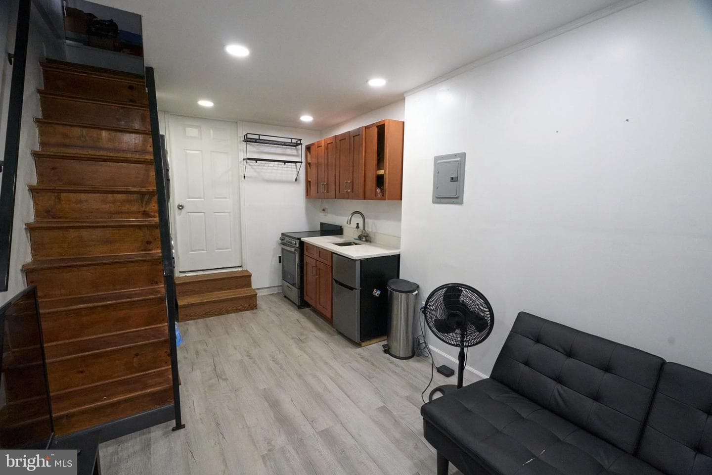 8905 Springview Road photo 24