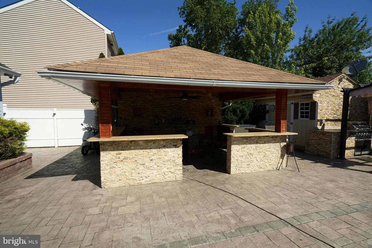 8905 Springview Road photo 31