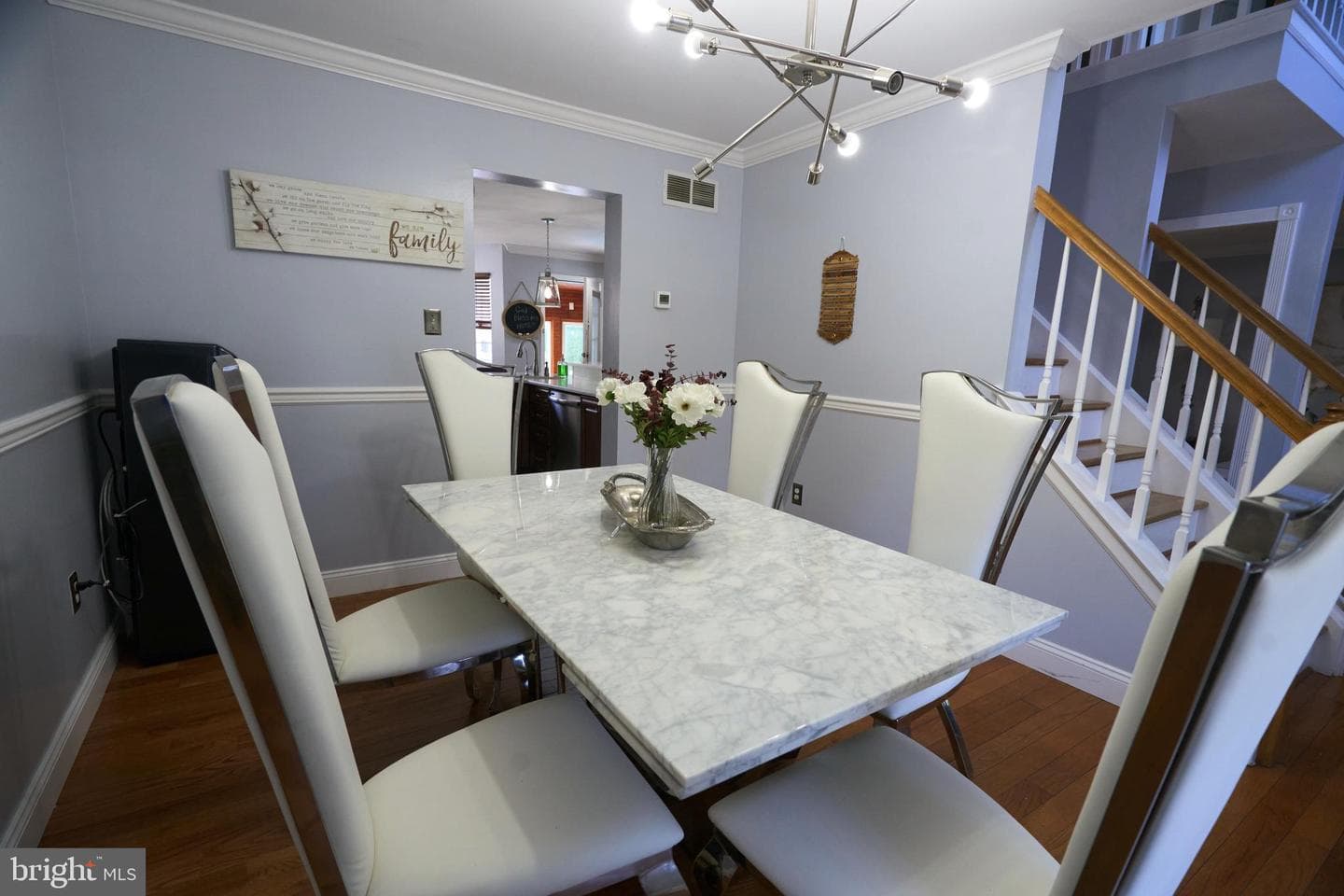 8905 Springview Road photo 9