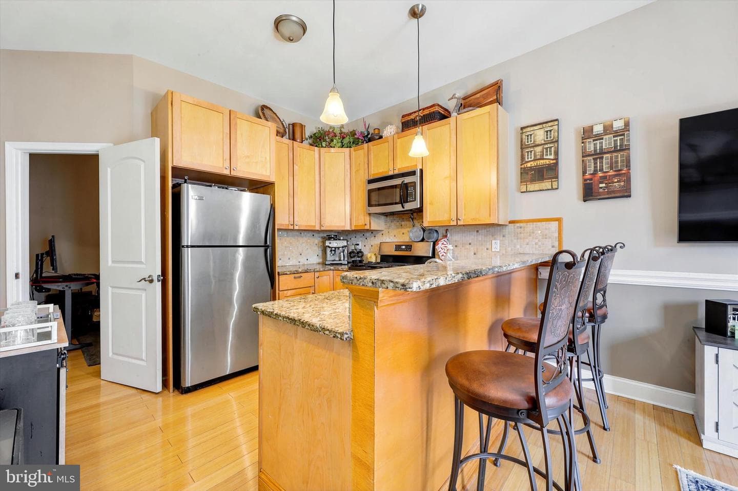 514 Titan Street photo 13