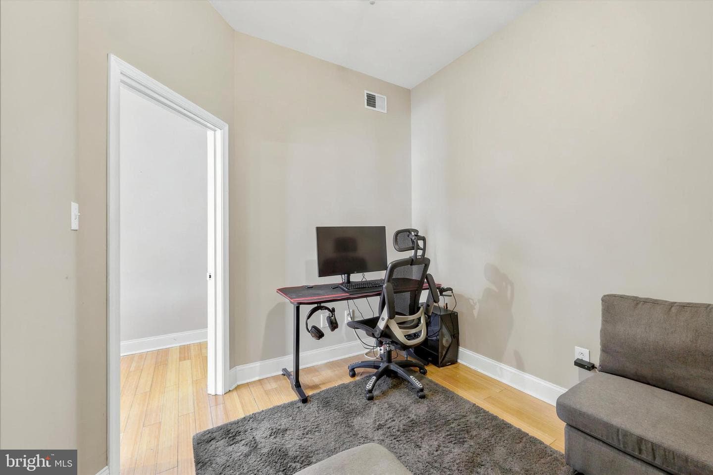 514 Titan Street photo 16