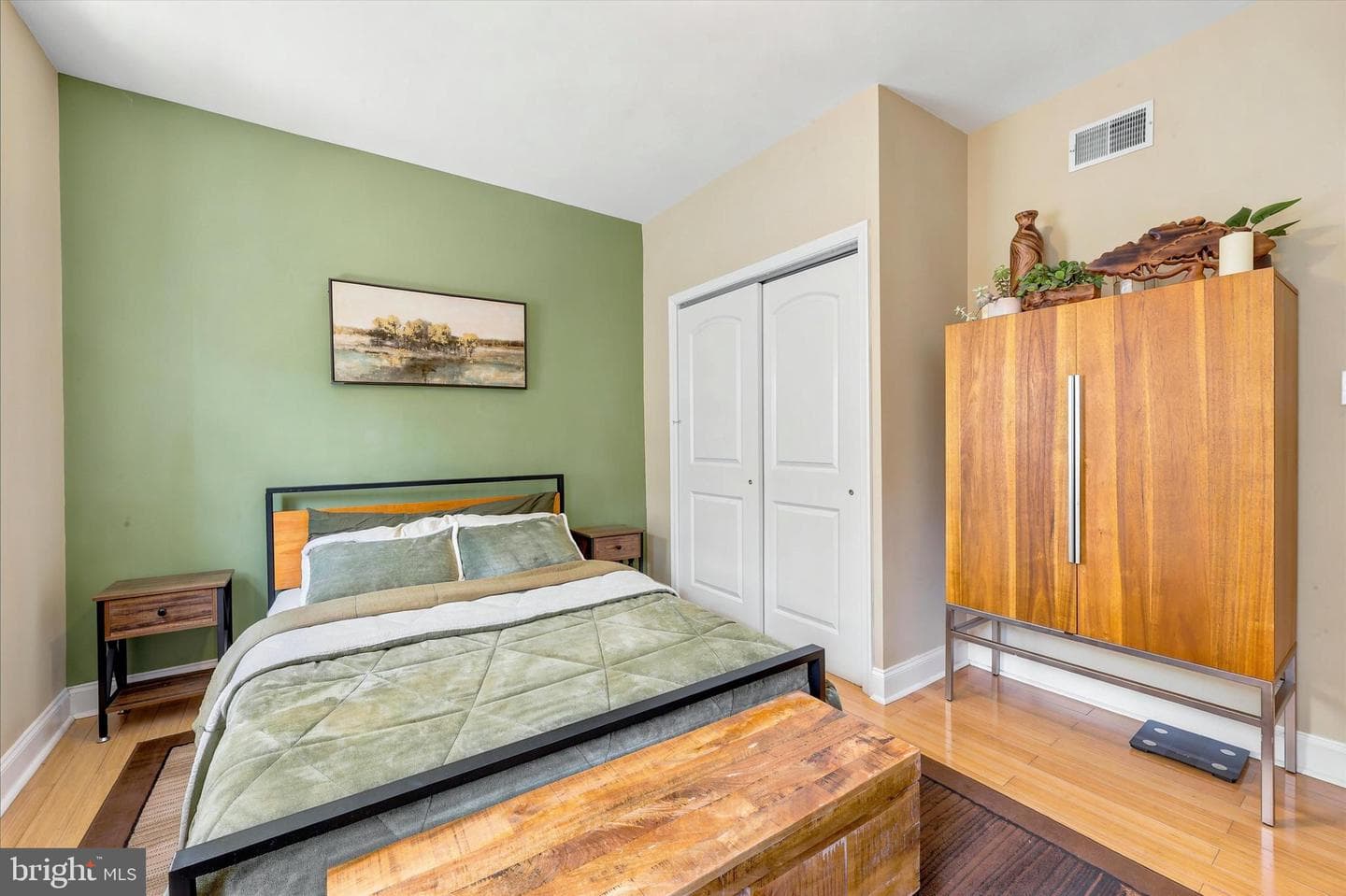 514 Titan Street photo 21