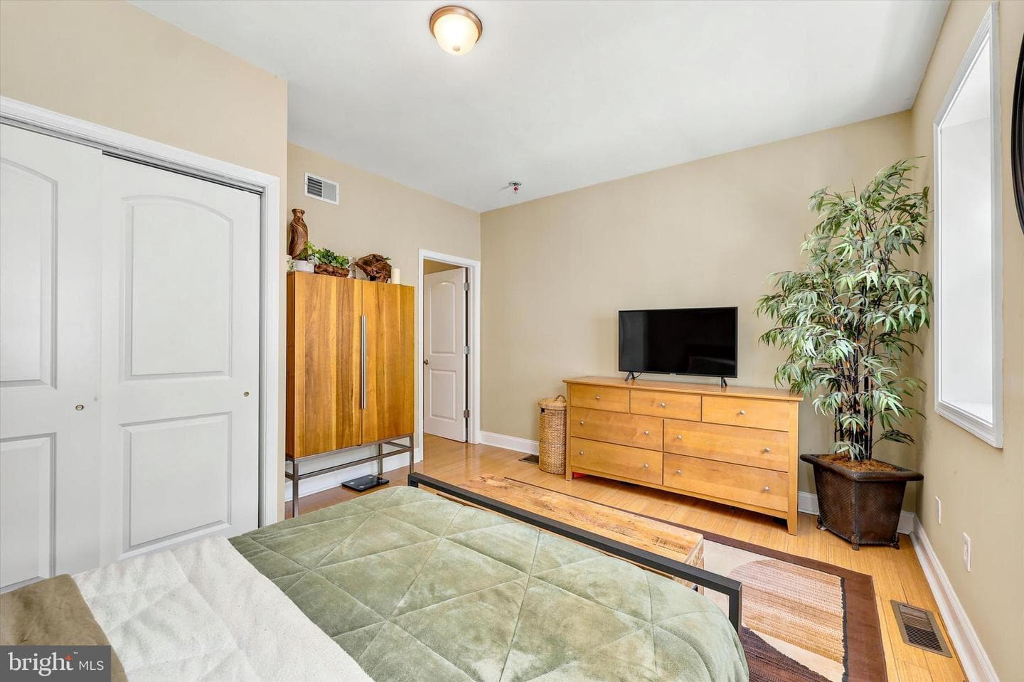 514 Titan Street photo 22