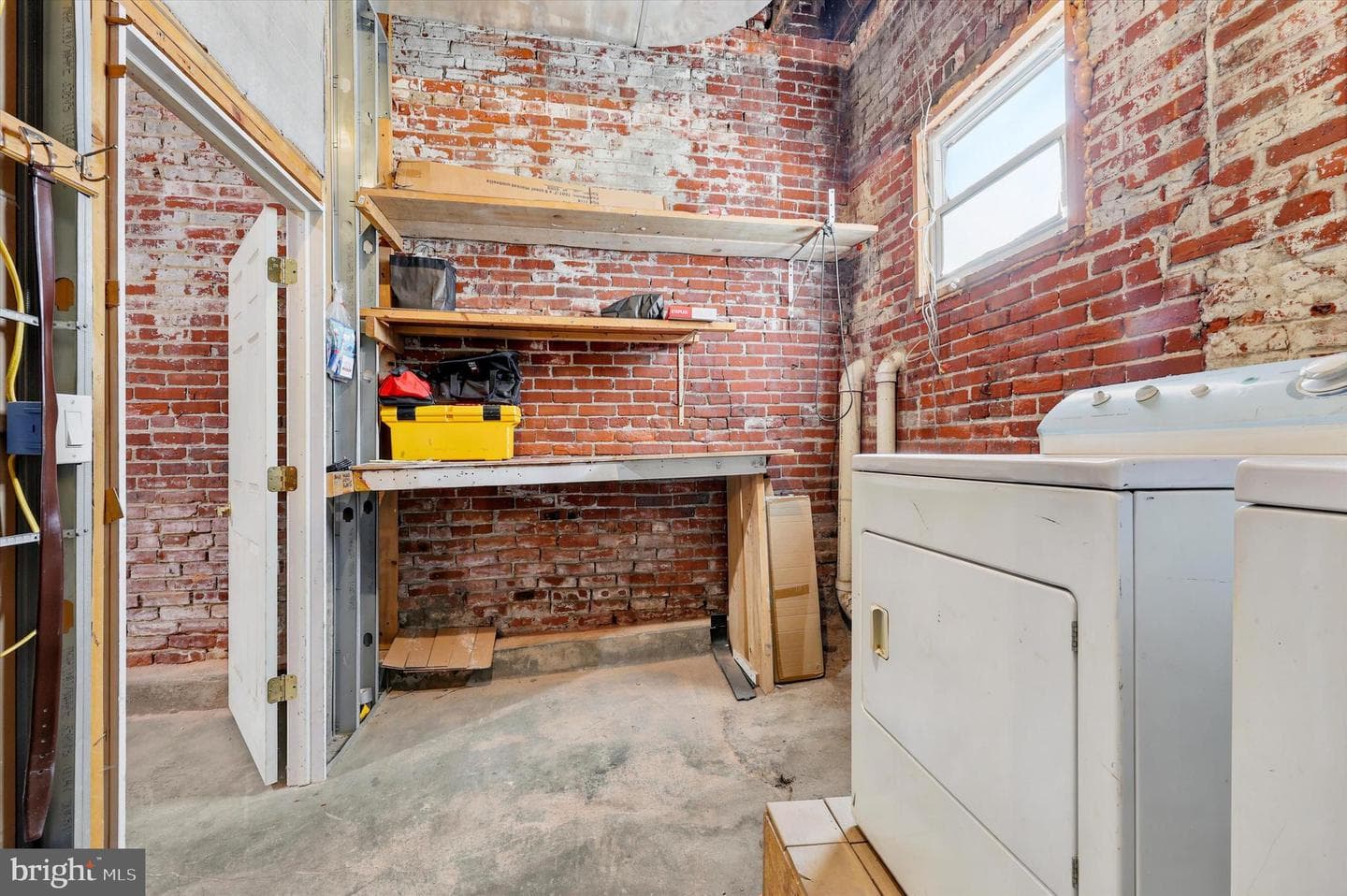 514 Titan Street photo 6