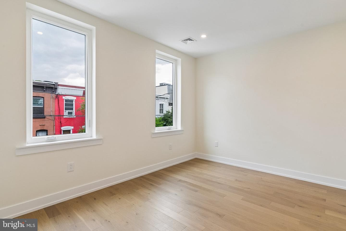 2239 Catharine Street photo 34