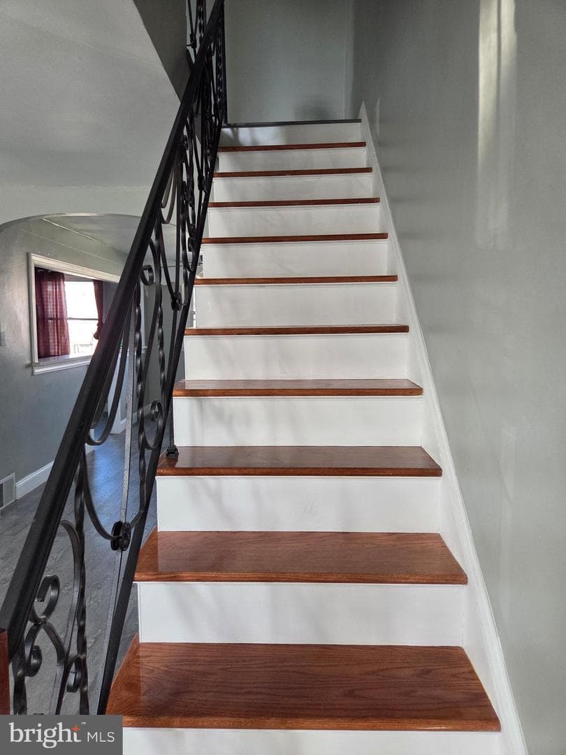 211 Lardner Street photo 14