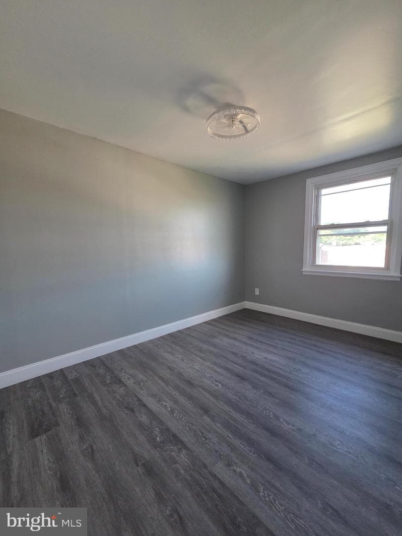 211 Lardner Street photo 21