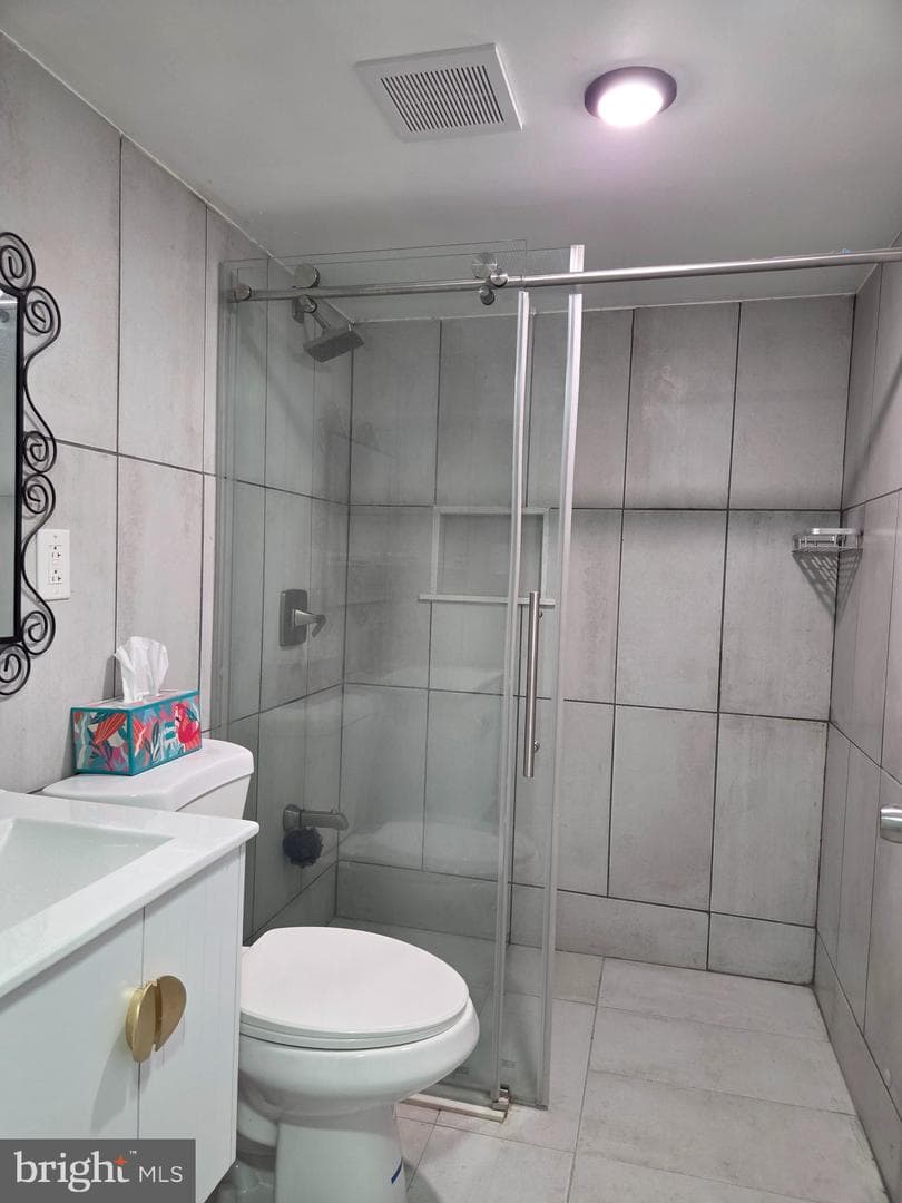 211 Lardner Street photo 30