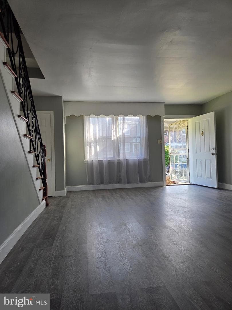 211 Lardner Street photo 5
