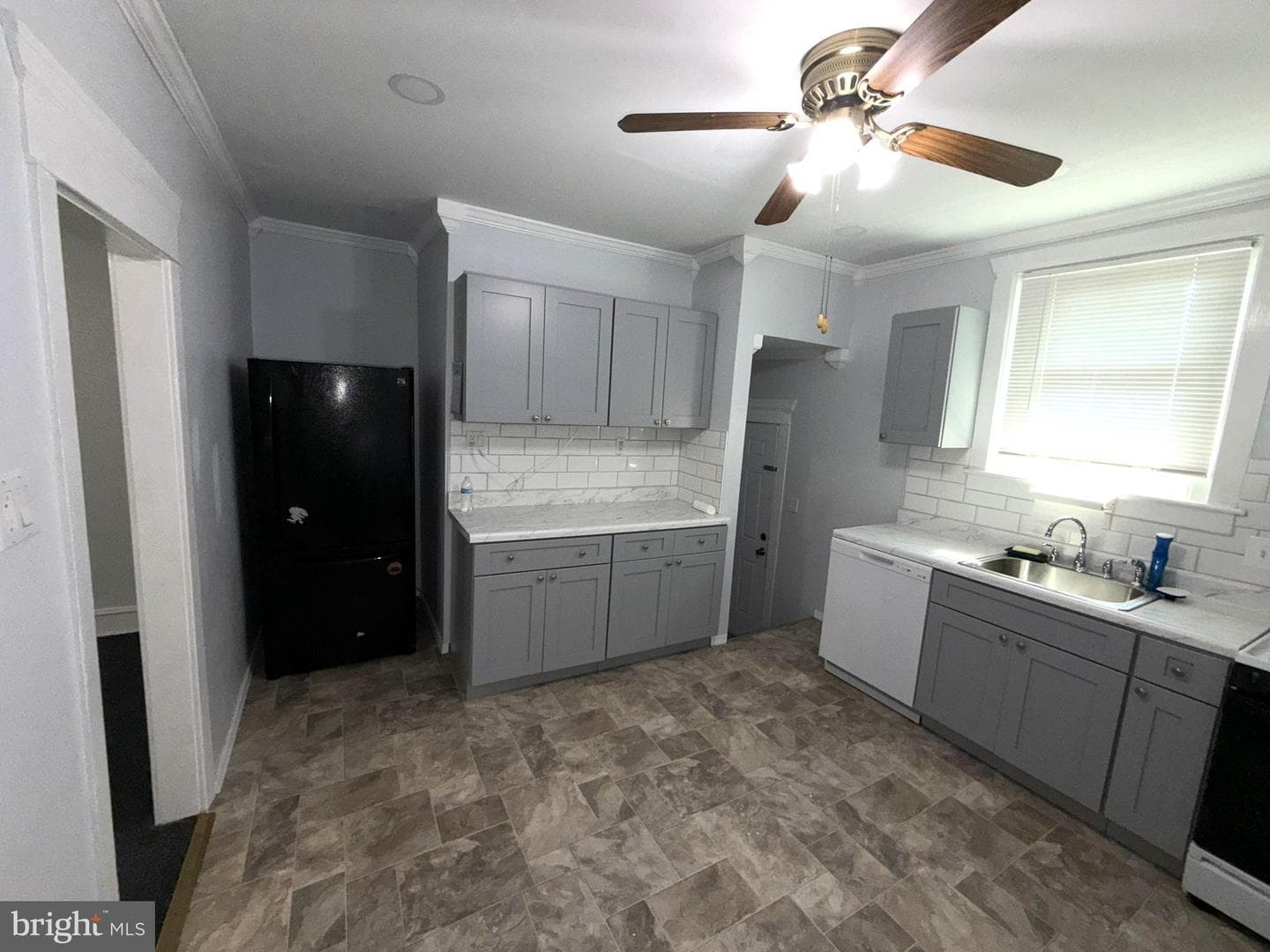 3530 Solly Avenue photo 4