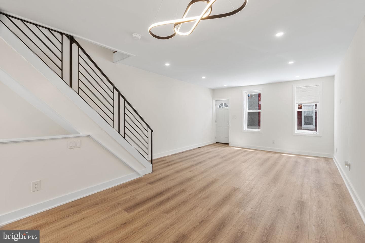 403 Daly Street photo 5