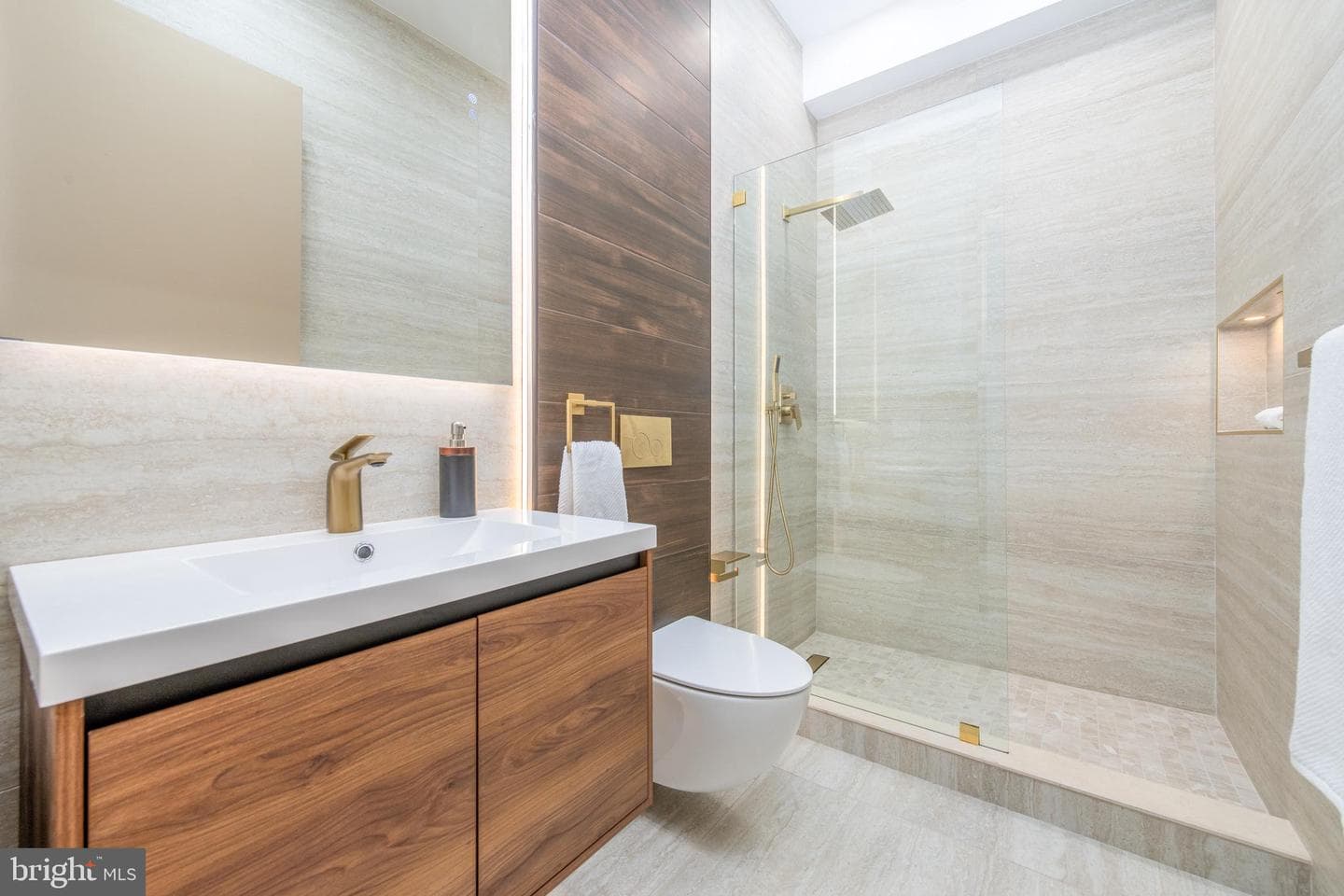 217 Tasker Street photo 33