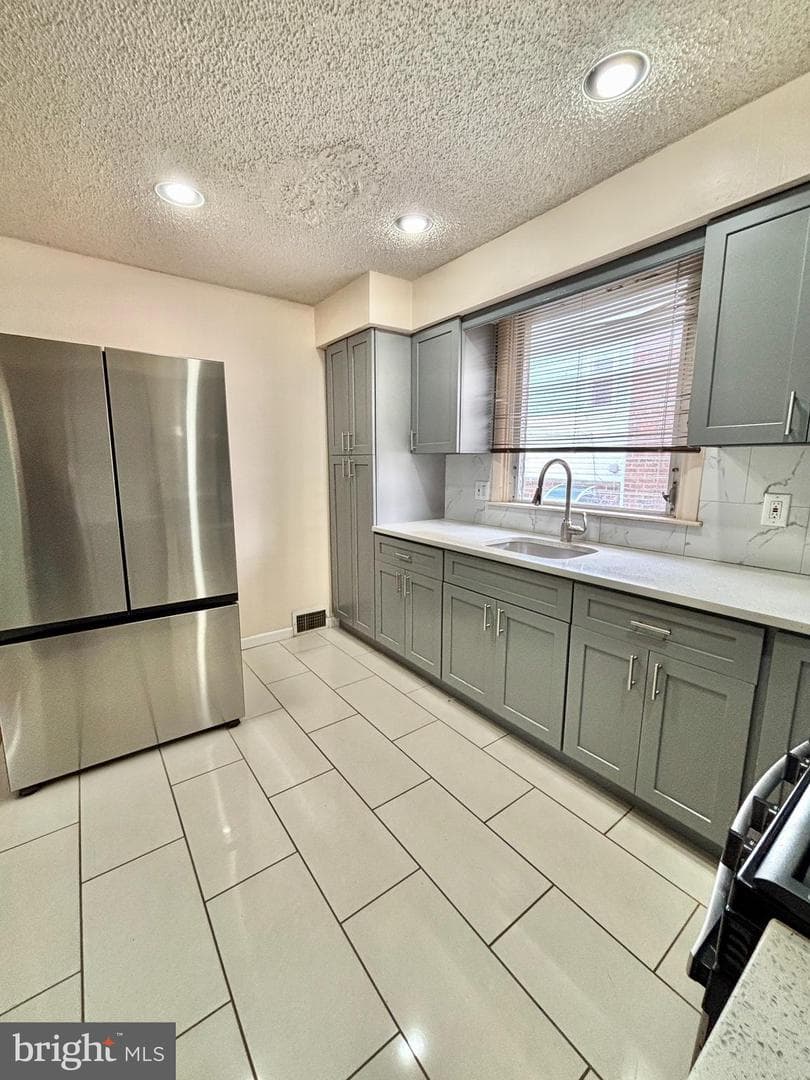 1827 Arnold Street photo 10