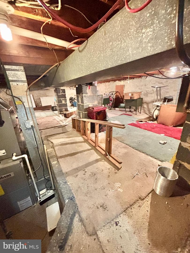 1827 Arnold Street photo 42