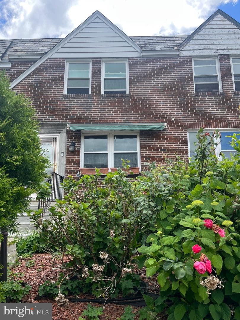 1314 E Weaver Street photo 3