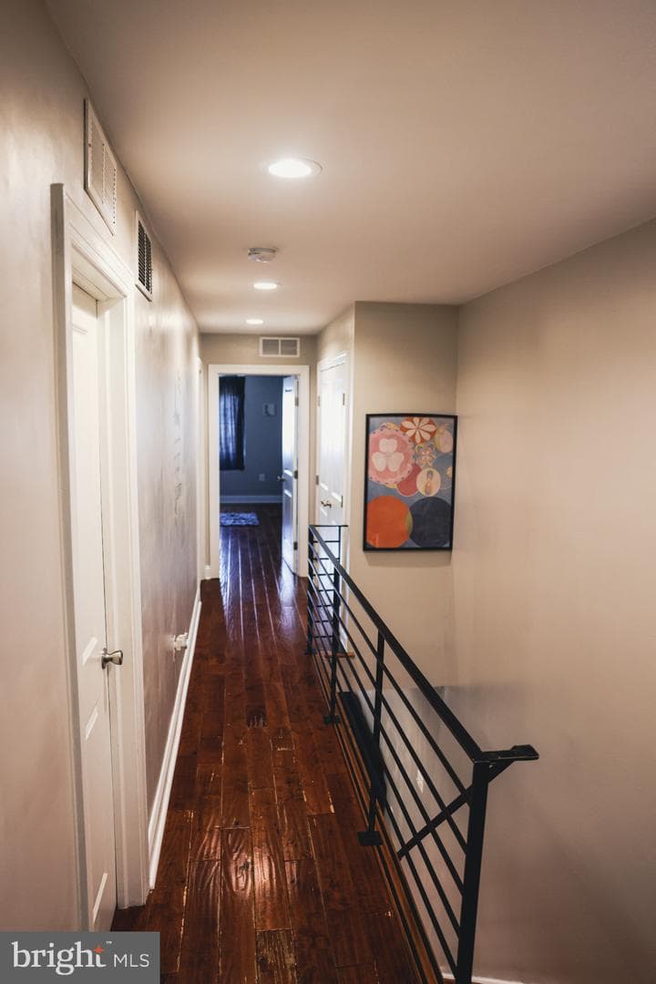 6218 Pine Street photo 9