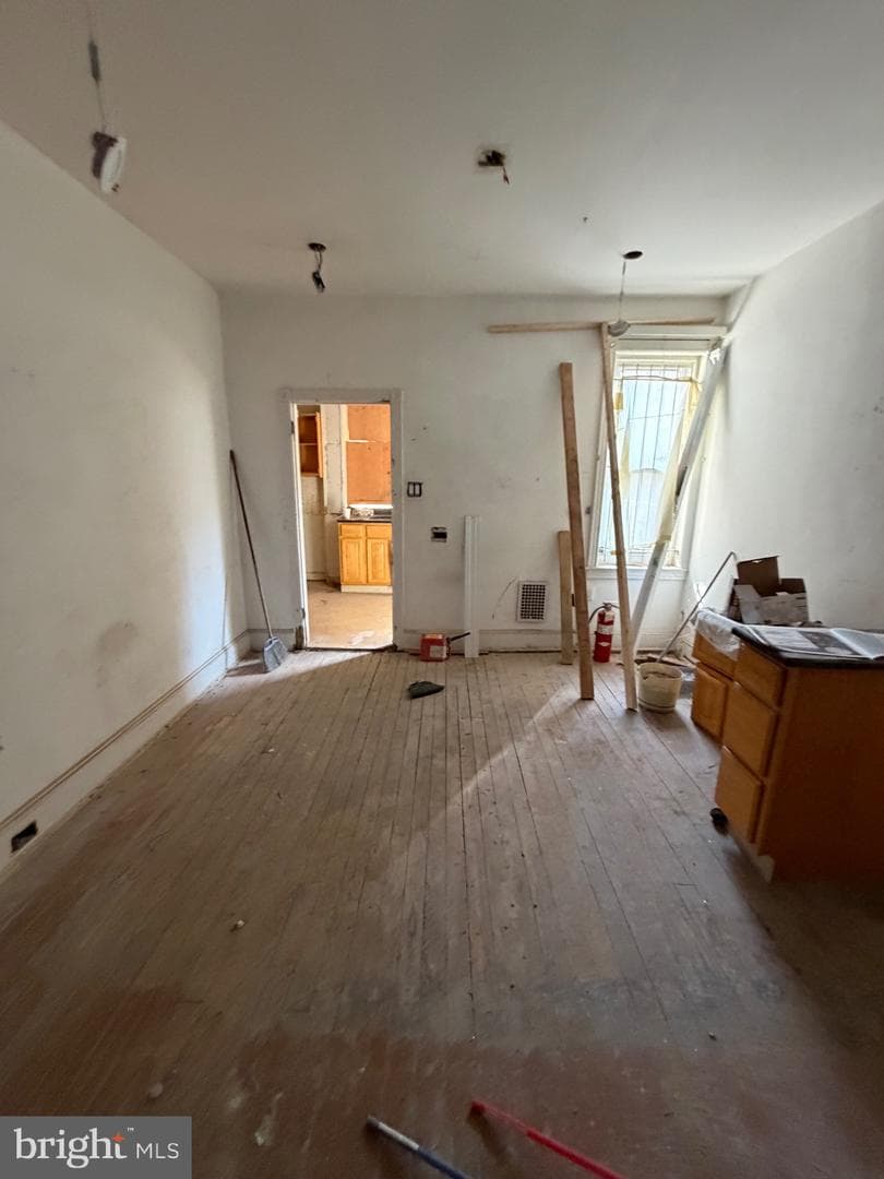 3727 N Delhi Street photo 4