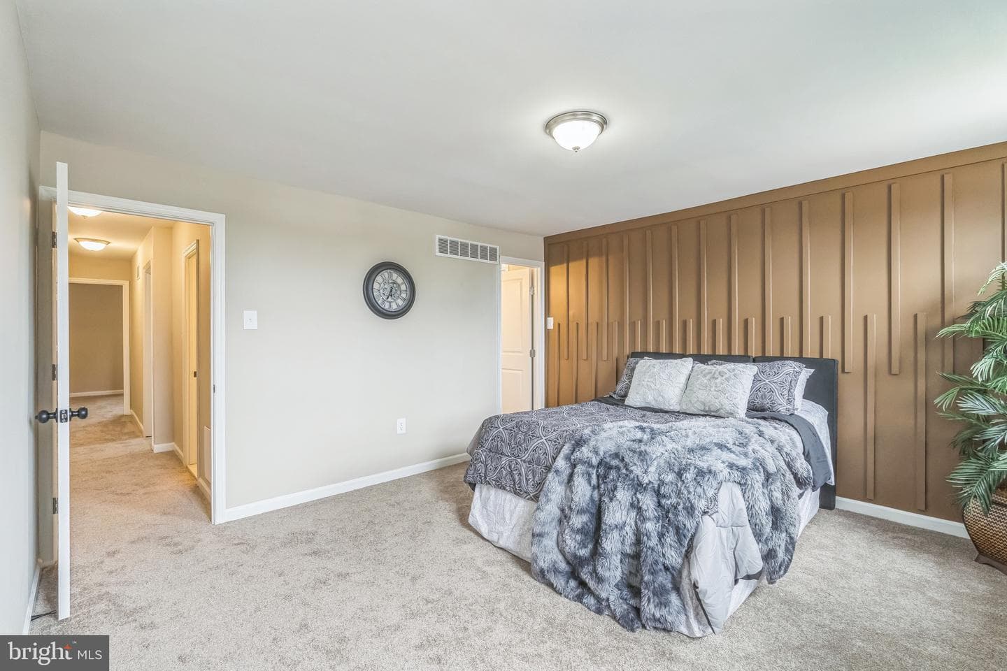 5734 Harbison Avenue photo 12