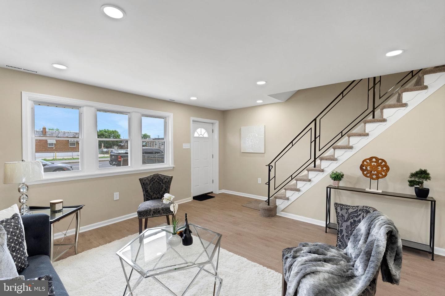 5734 Harbison Avenue photo 4