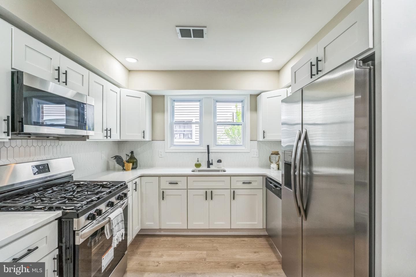 5734 Harbison Avenue photo 9