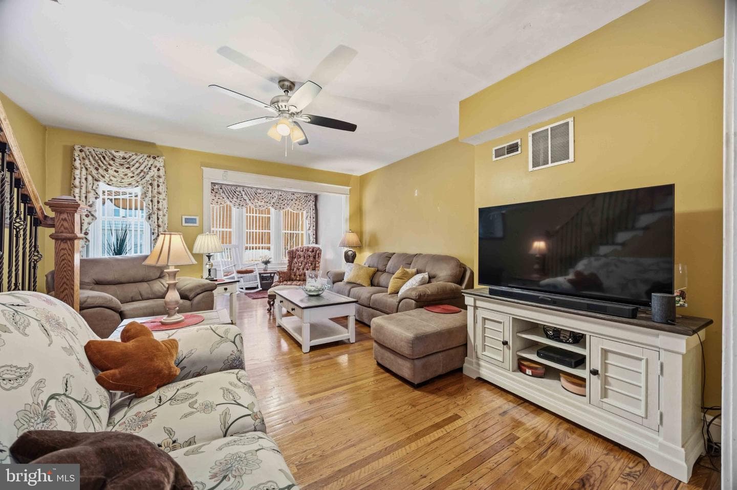 6458 N Smedley Street photo 8