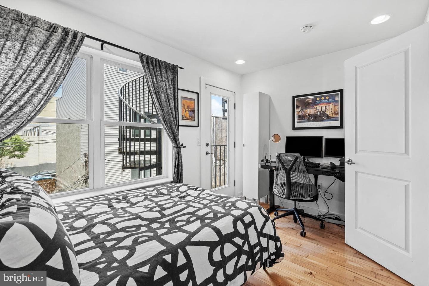 3009 W Cabot Street photo 13