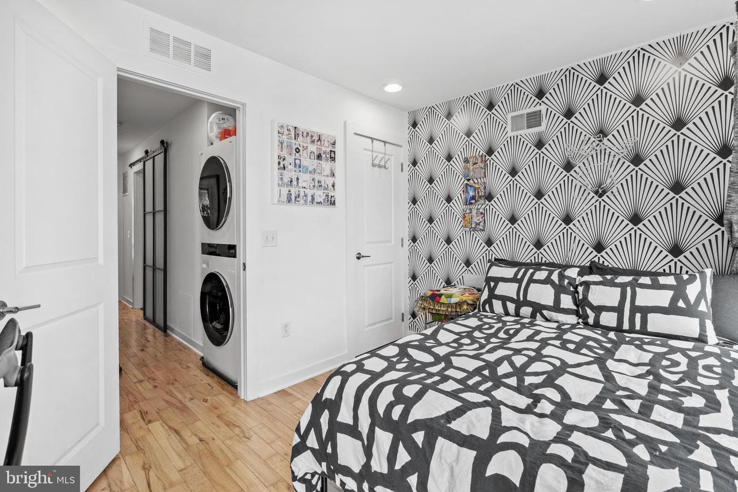 3009 W Cabot Street photo 14