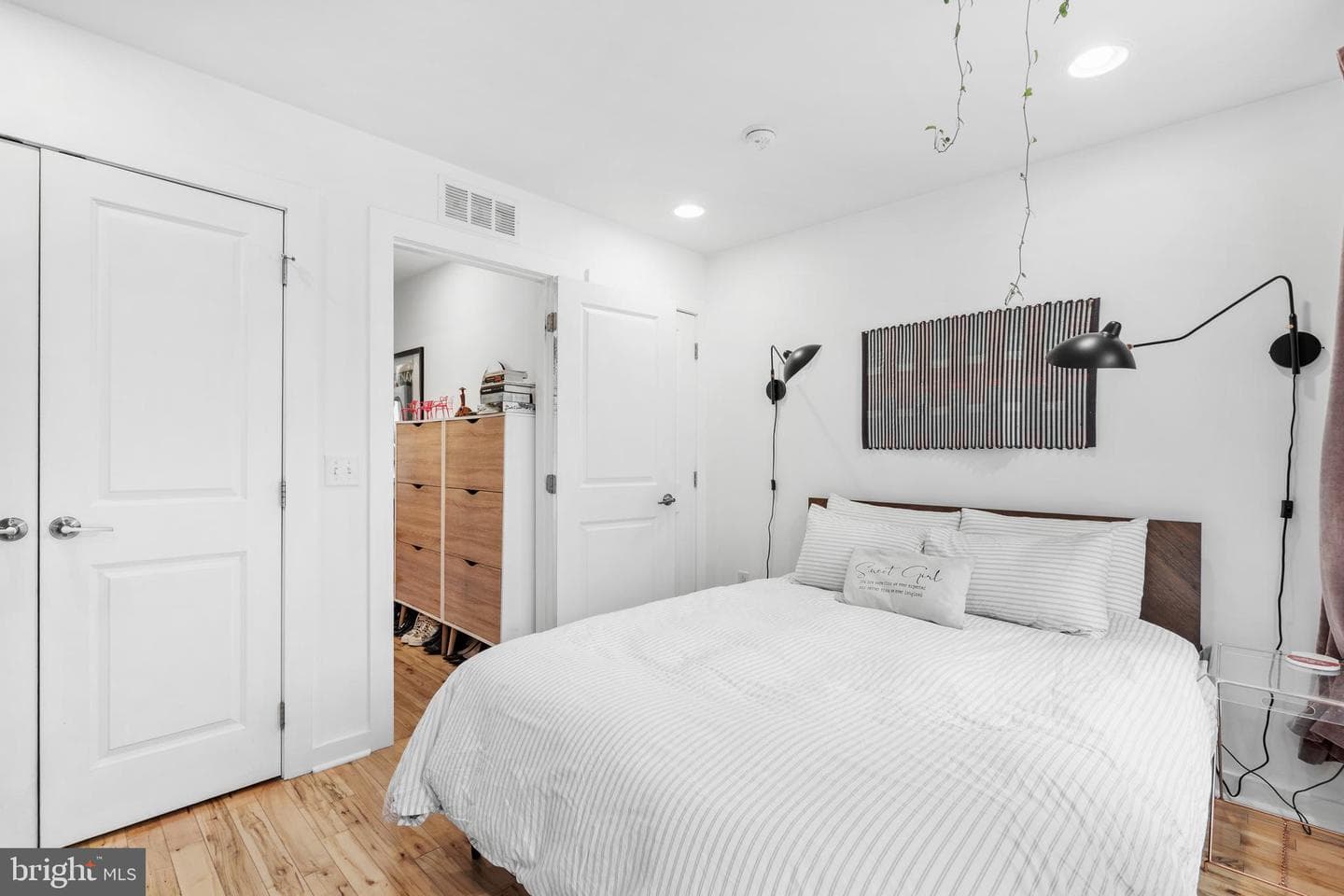 3009 W Cabot Street photo 16