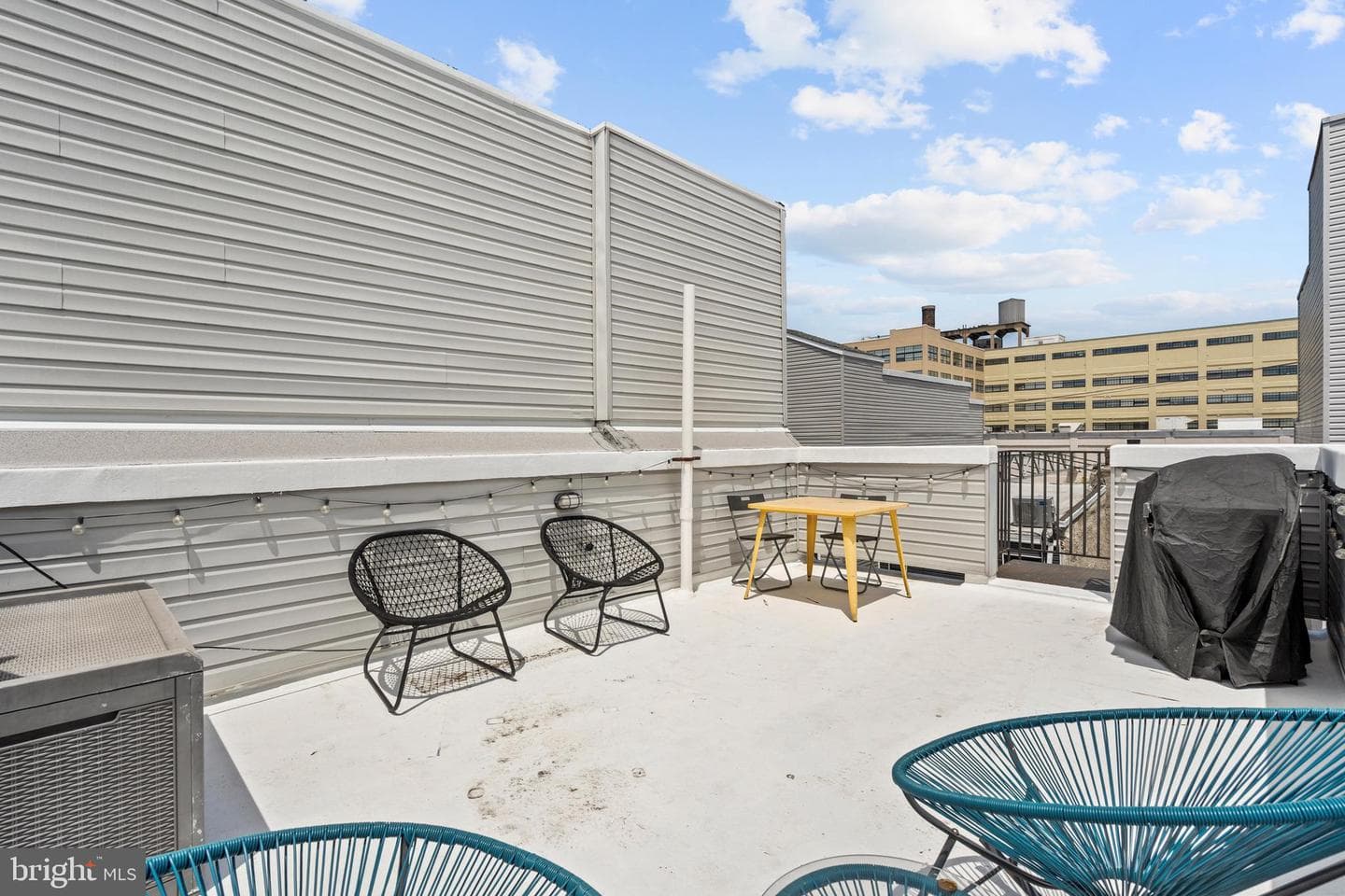 3009 W Cabot Street photo 24