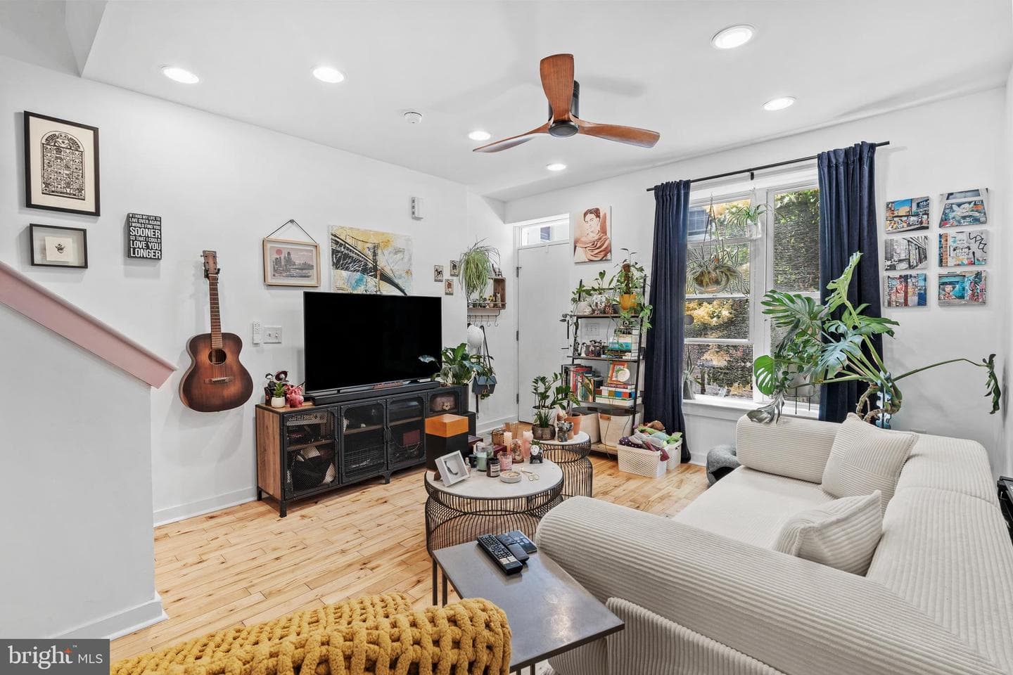 3009 W Cabot Street photo 3
