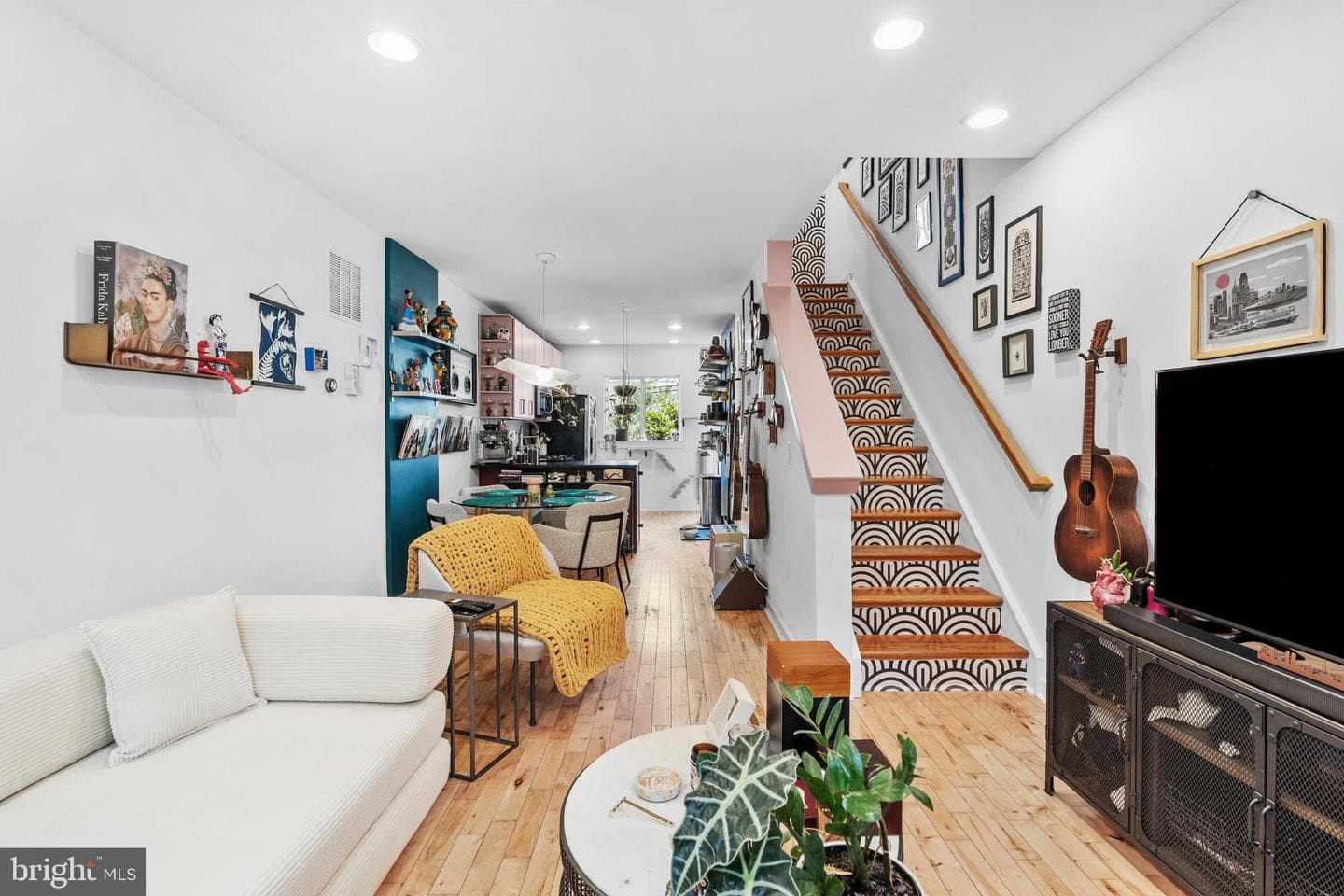3009 W Cabot Street photo 5