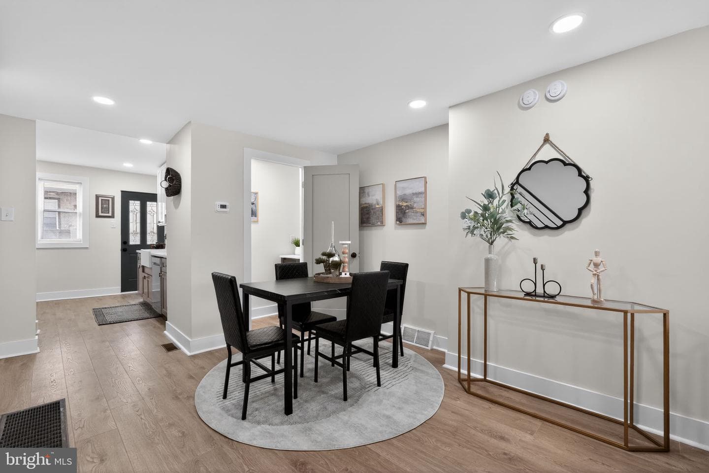 2536 S Philip Street photo 9