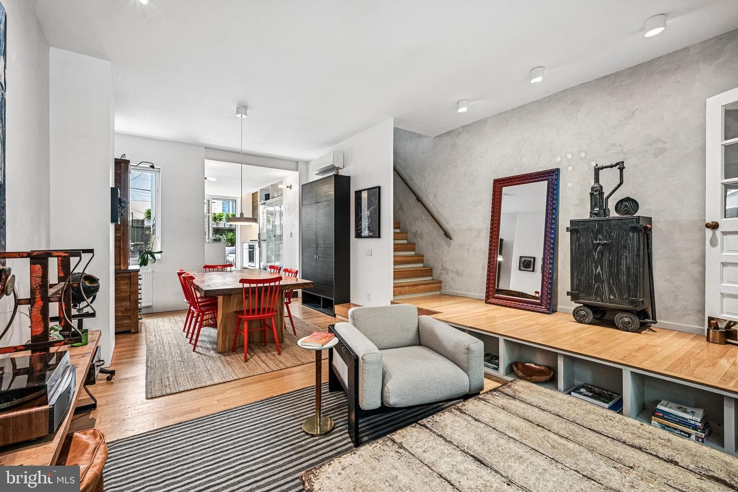 1719 Christian Street photo 5