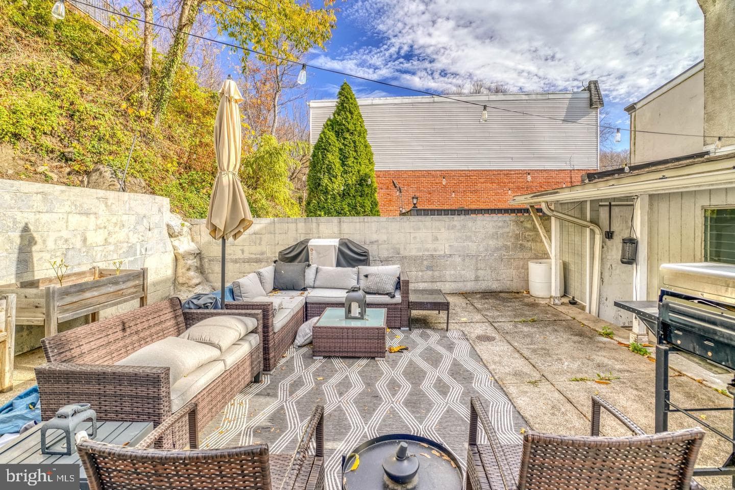 320 Hermitage Street photo 34