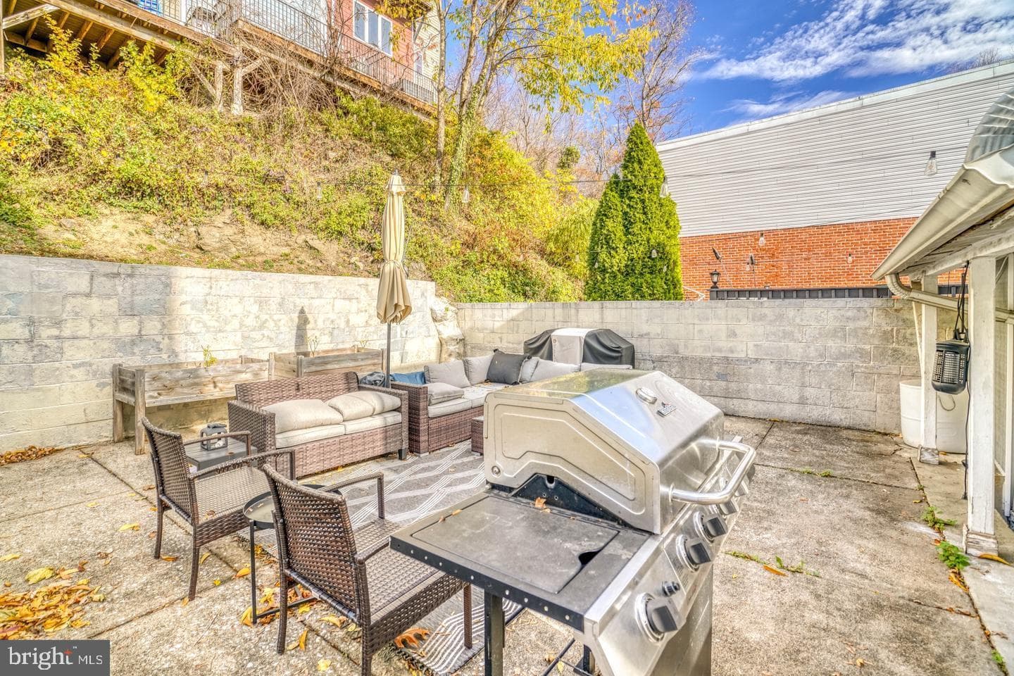 320 Hermitage Street photo 35