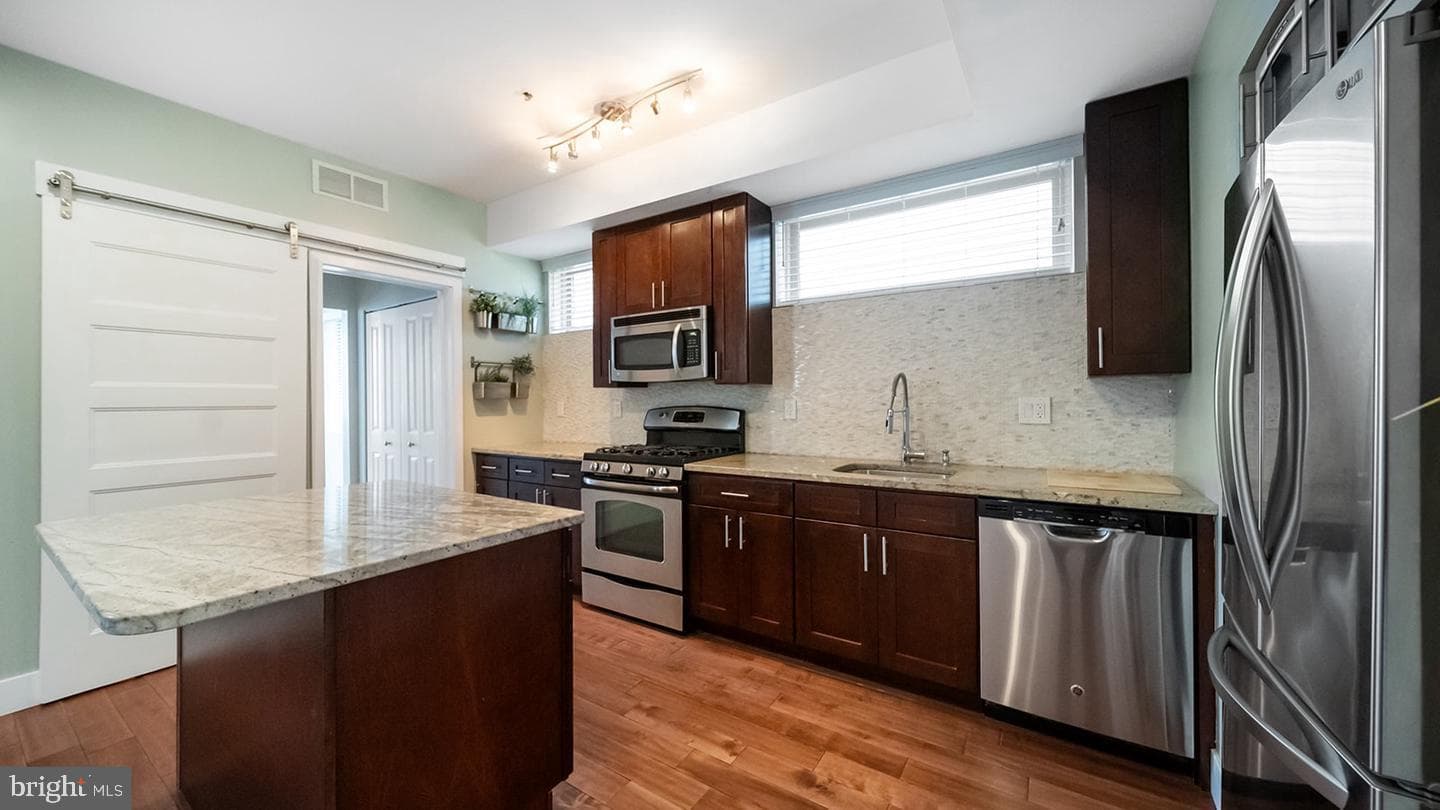 906 N 16th Street #3r photo 5