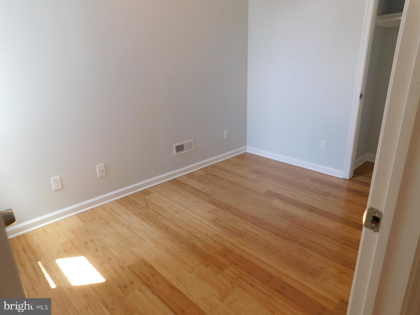 2437 N 19th Street photo 9