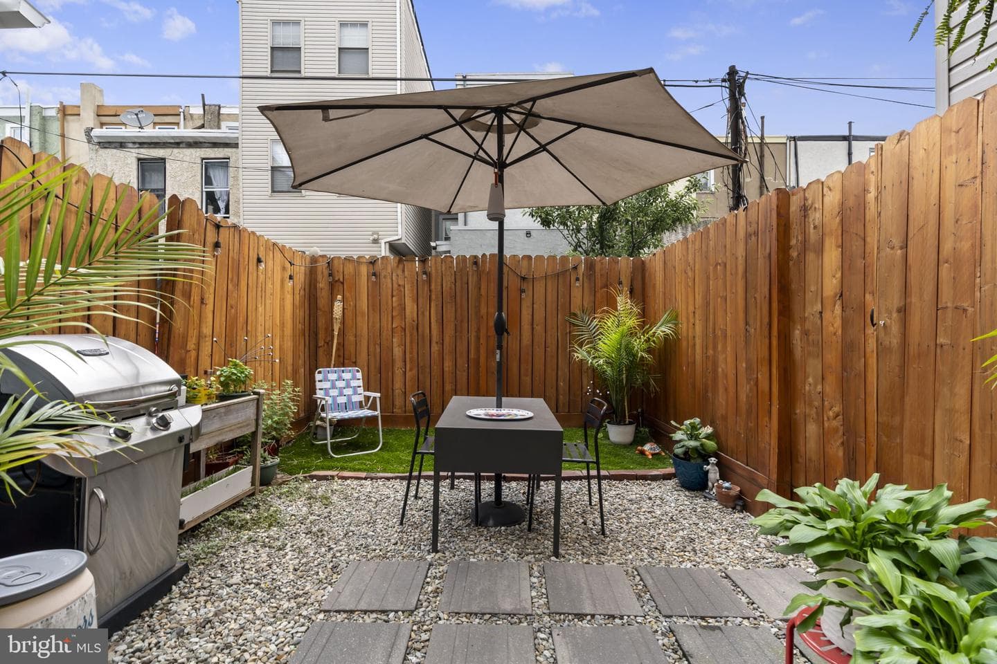 2215 E Oakdale Street photo 7