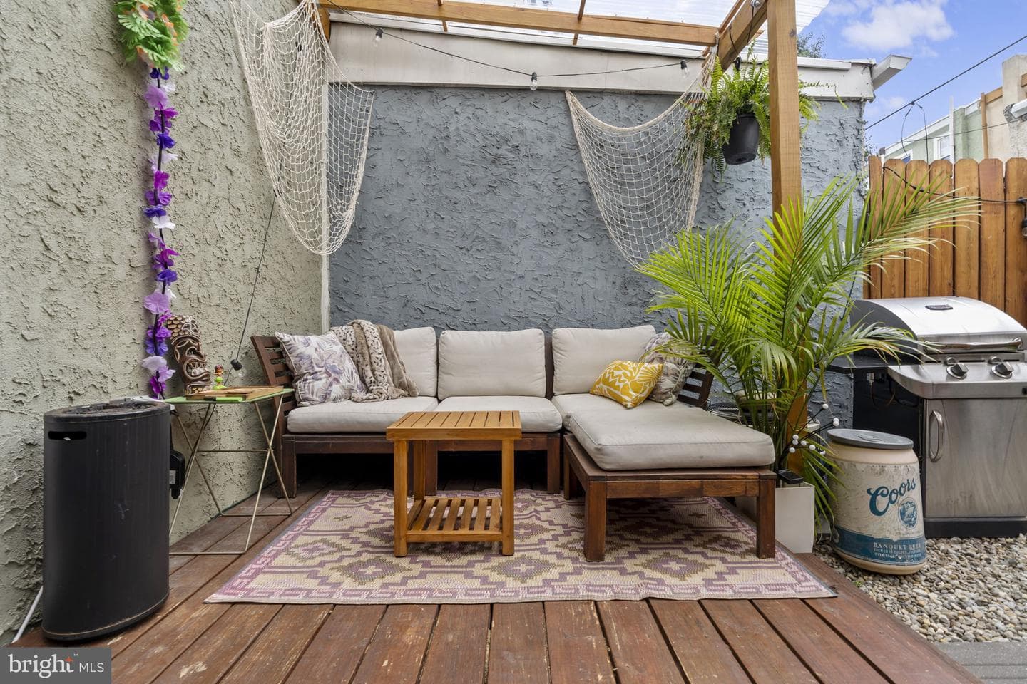 2215 E Oakdale Street photo 8