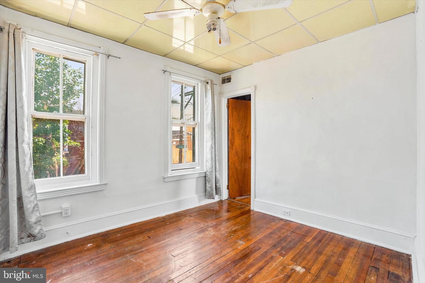 269 W Wingohocking Street photo 9
