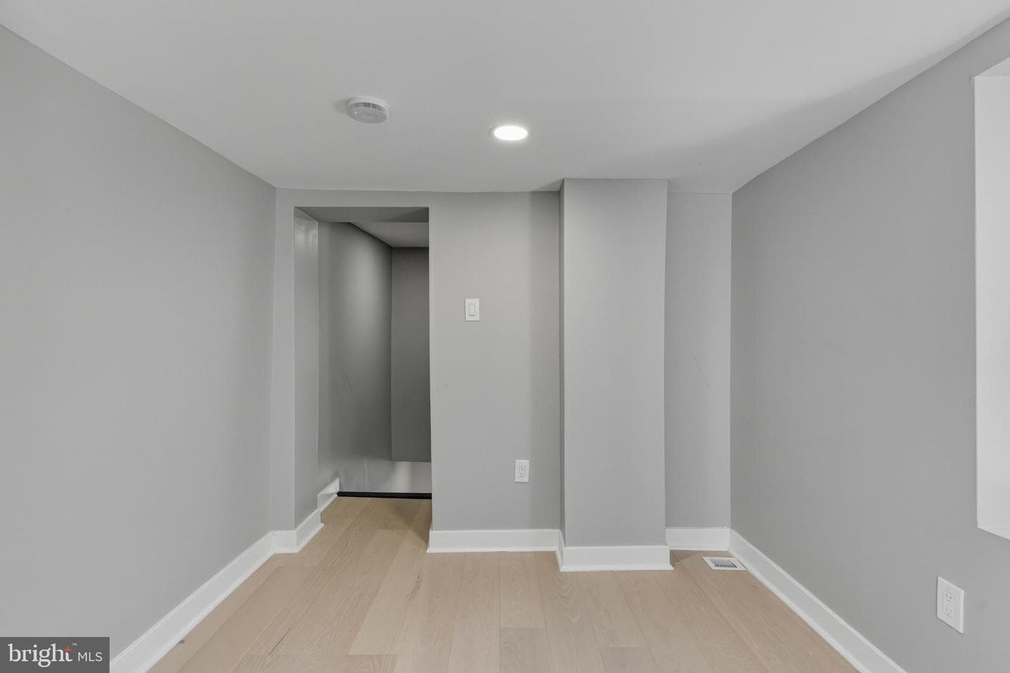 1725 W Thompson Street photo 34